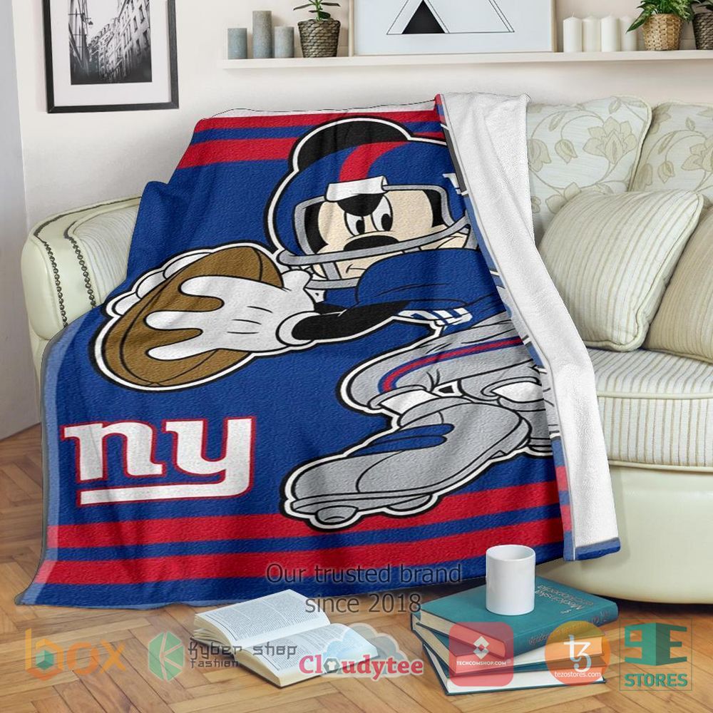 HOT Mickey Plays Giants For Football Fan Blanket 10