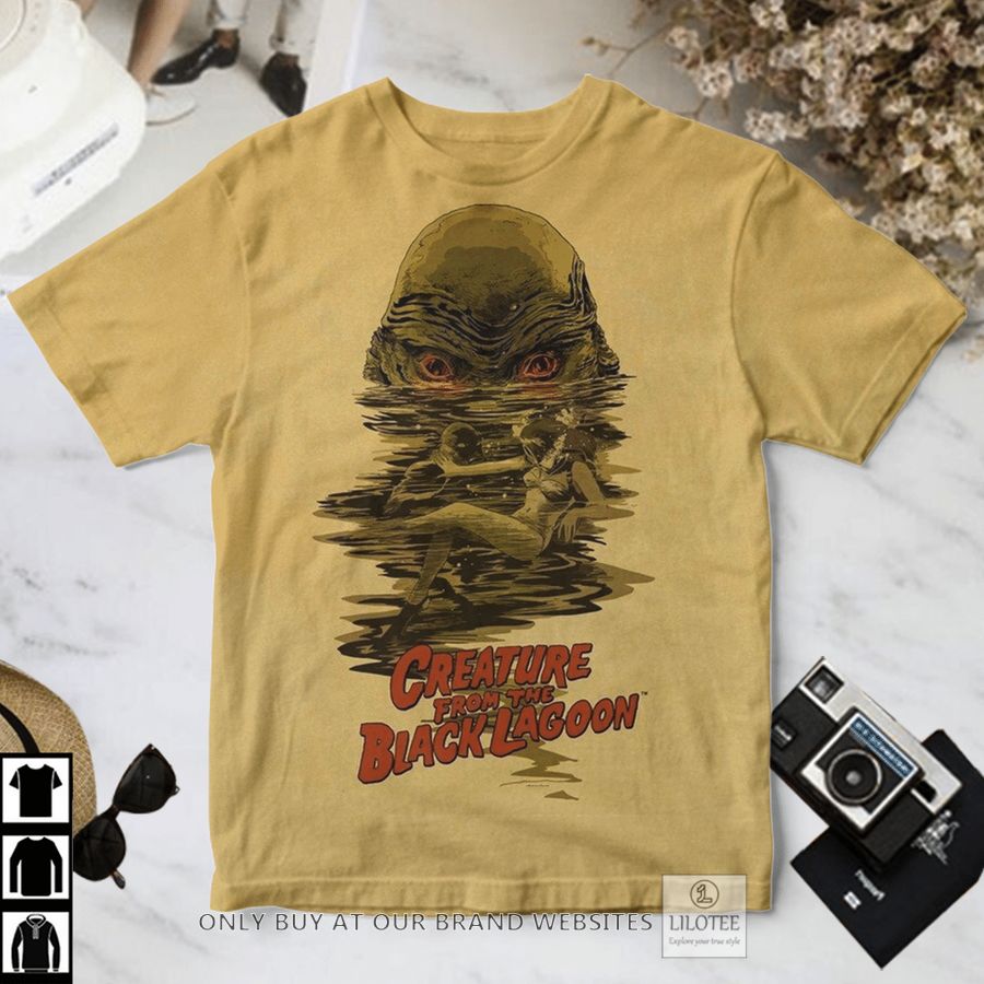 Creature from the Black Lagoon look at the woman T-Shirt 2