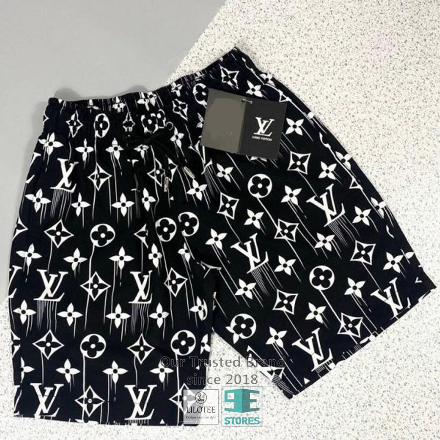 Louis Vuitton Black and White pattern Short 5